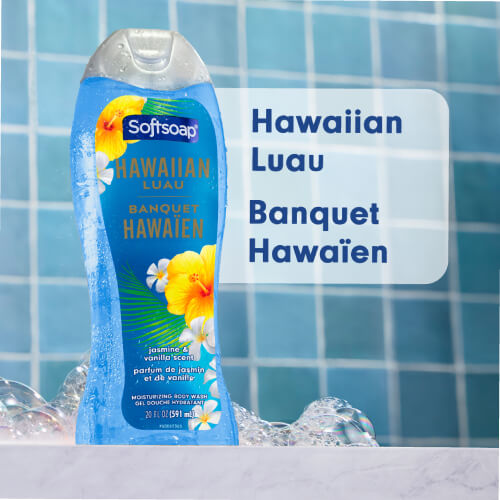 Creamy white Softsoap liquid being poured into a hand to demonstrate the moisturizing 2-in-1 formula. Text in English and French: For soft feeling skin, Pour une peau douce au toucher.